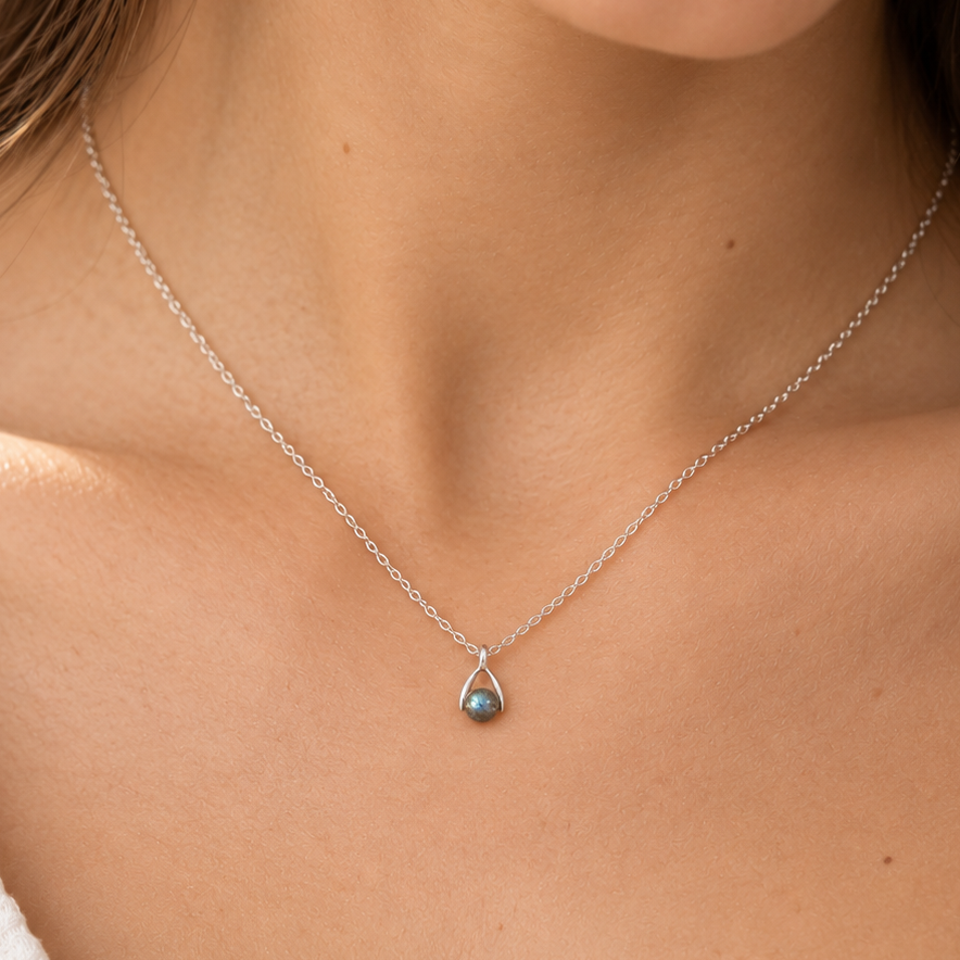 Silver plated labradorite necklace