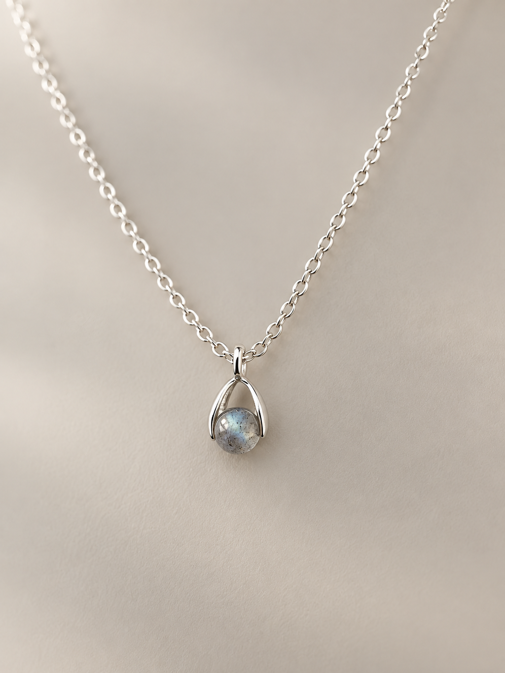 Silver plated labradorite necklace