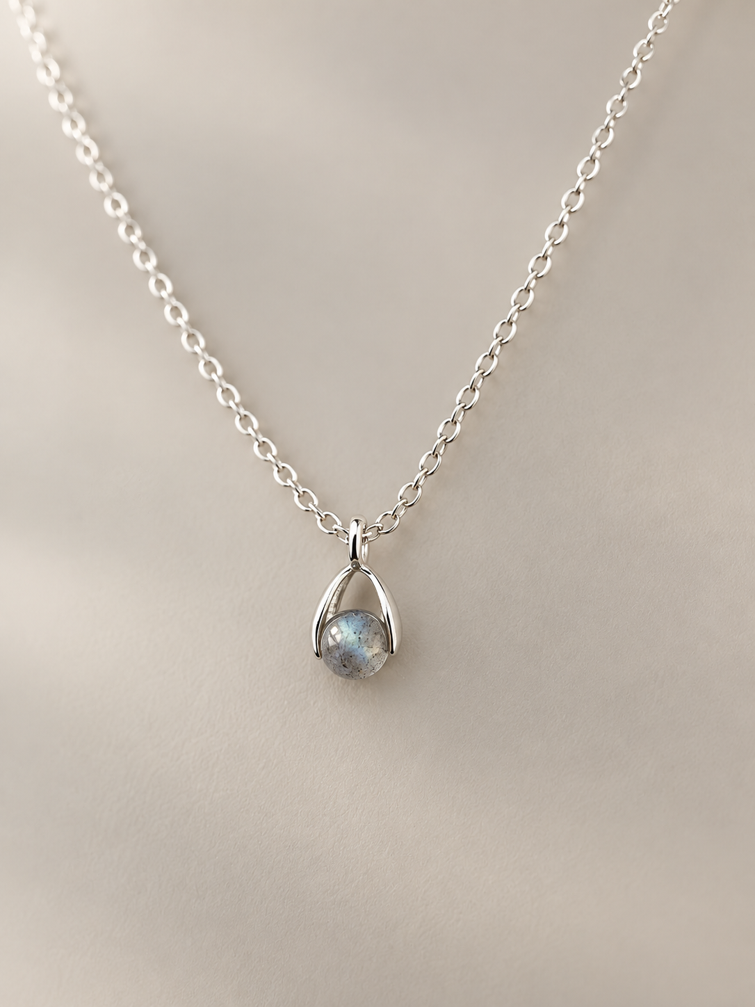 Silver plated labradorite necklace